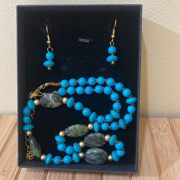 Genuine Turquoise and Gold tone Beaded Necklace with Earrings sets - Picture 1 of 6